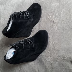 Women's Air Underground Lace Up Wedge Bootie